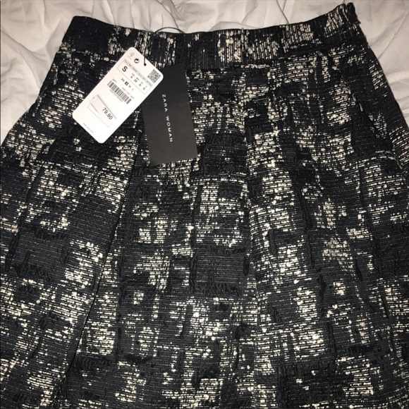 Black and white tweed Zara skirt - Picture 3 of 4